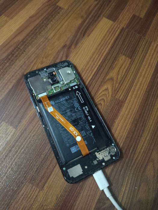 Продам телефон Huawei mate 20 lite