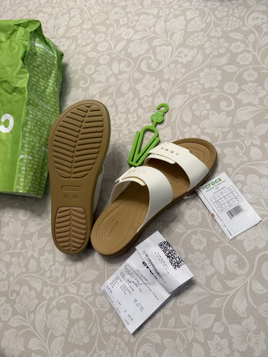 Продам Crocs размер 36-37