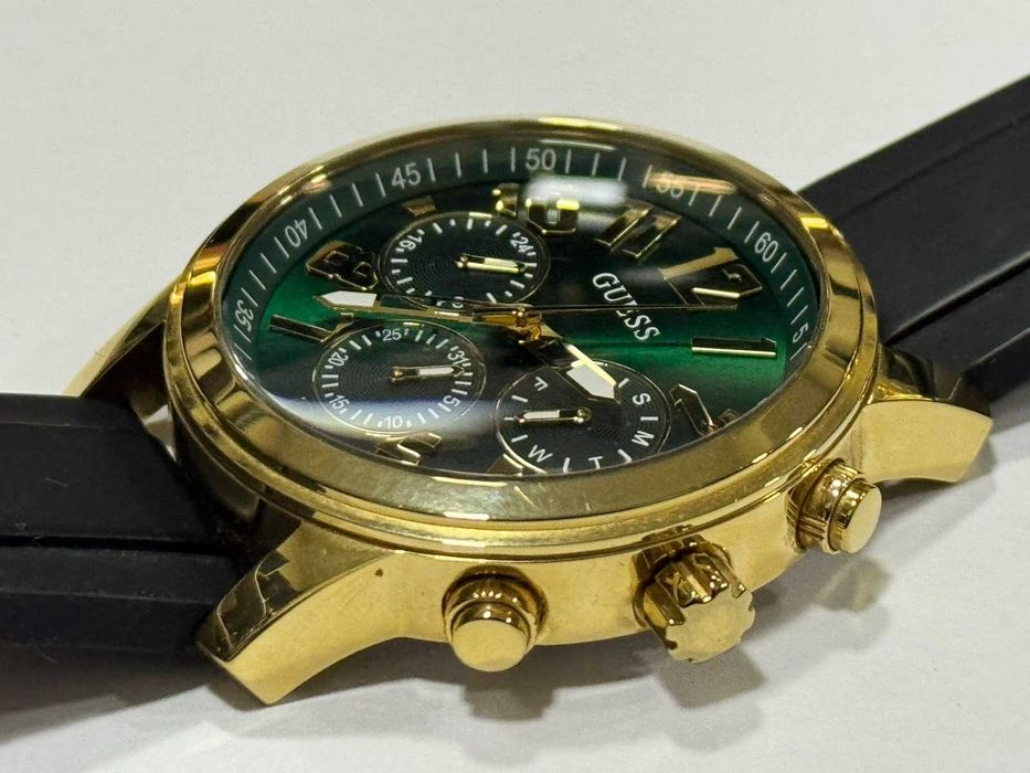 Часовник Guess GW0708G2