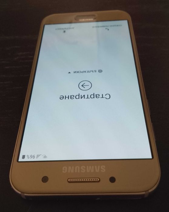 Телефон Samsung Galaxy A3 (2017)