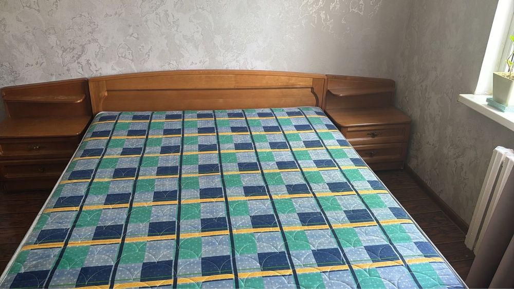 продам спальный гарнитур