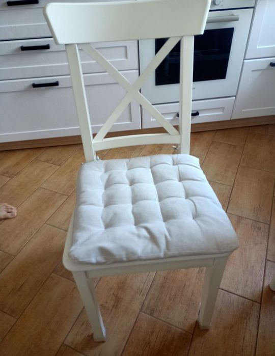 Продам стулья белые ИКЕА