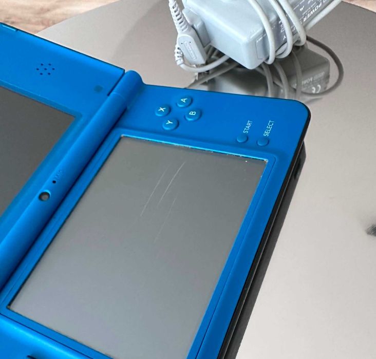 Nintendo DSi XL Midnight Blue 134 записани игри Pokemon Zelda Mario Нинтендо