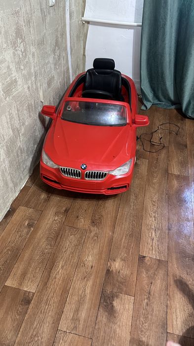 Продам детский электромобиль BMW