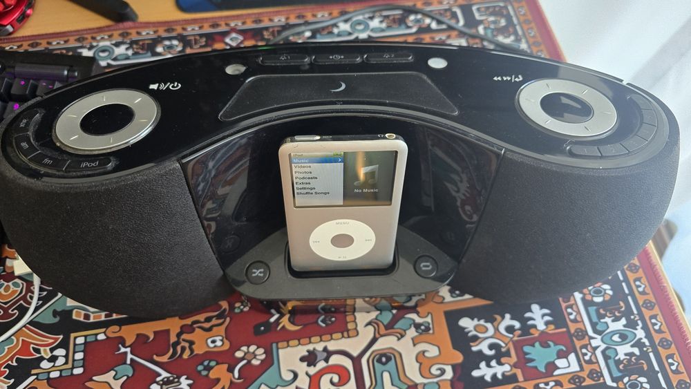 iPod 6 80GB + statie logitech