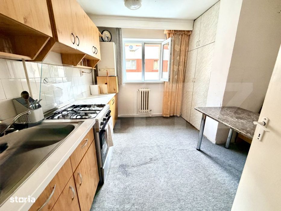 Apartament 3 camere, 67 mp, mobilat complet, etaj 3, zona Cetate