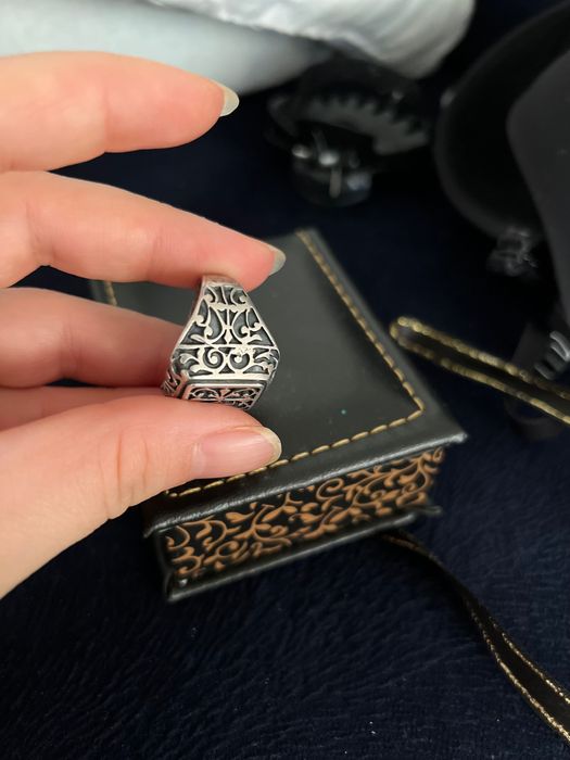 Ручное ювелирное изделие из серебра 929 пробы