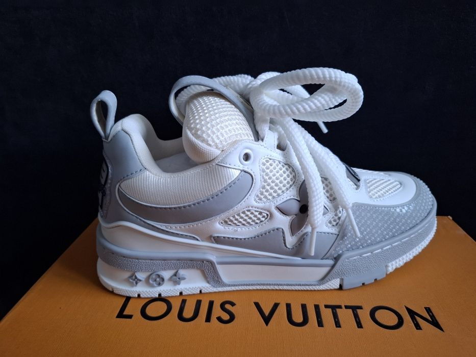 Louis Vuitton , size 39 și 43 . 780 Lei