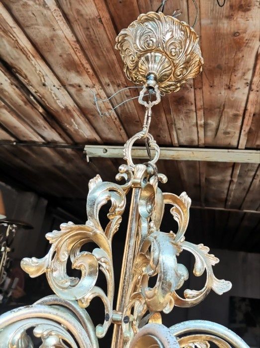 Candelabru din bronz masiv Dore o piesa cu o lucrătură de o foarte bun