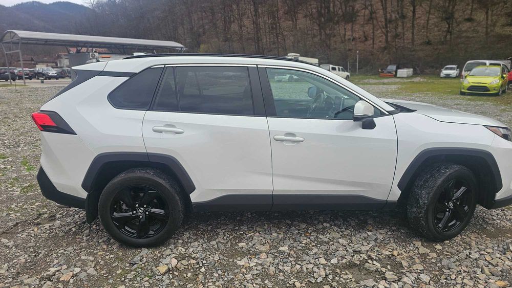 Toyota Rav4 XLE Premium AWD