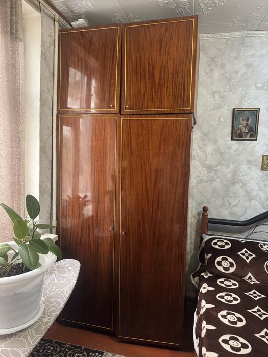 Продам два шкафа