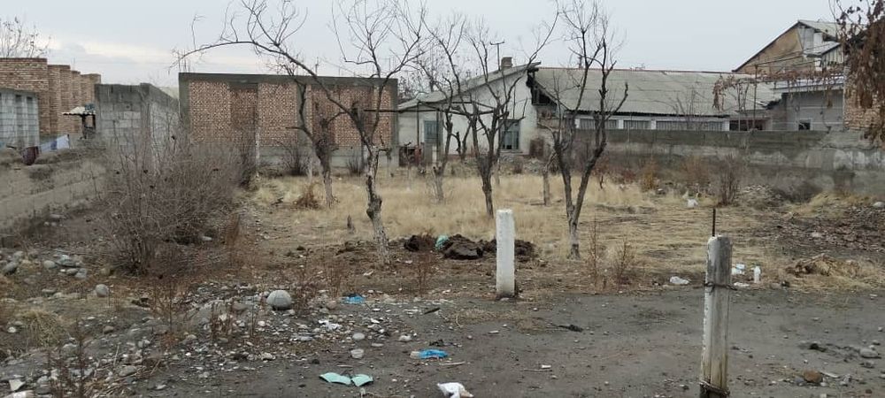 Қурилиши тугалланмаган ҳовли уй сотилади. Нархини келишамиз