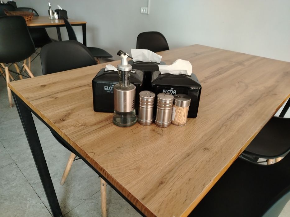 Ошхона кафе анжомлари сотилади, кошик ва вилкалар хам бор