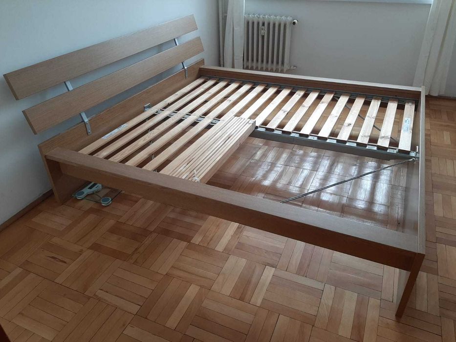 Pat Ikea de 200x 180 cu saltea Dormeo