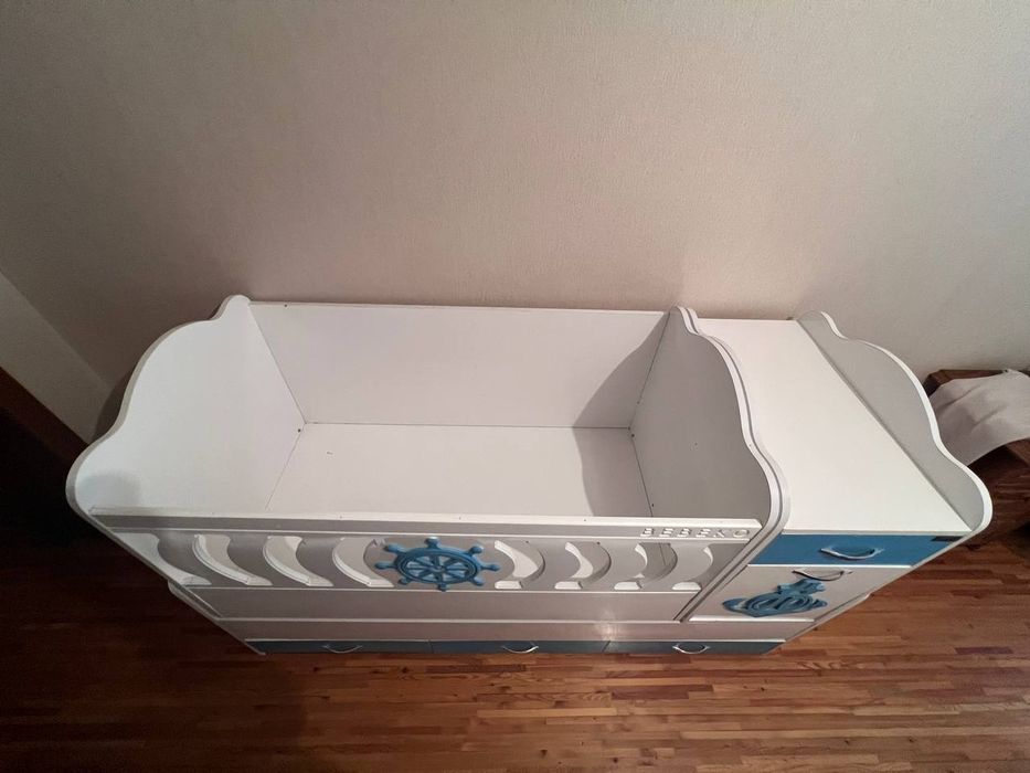Продаётся детская кроватка, в хорошем состоянии