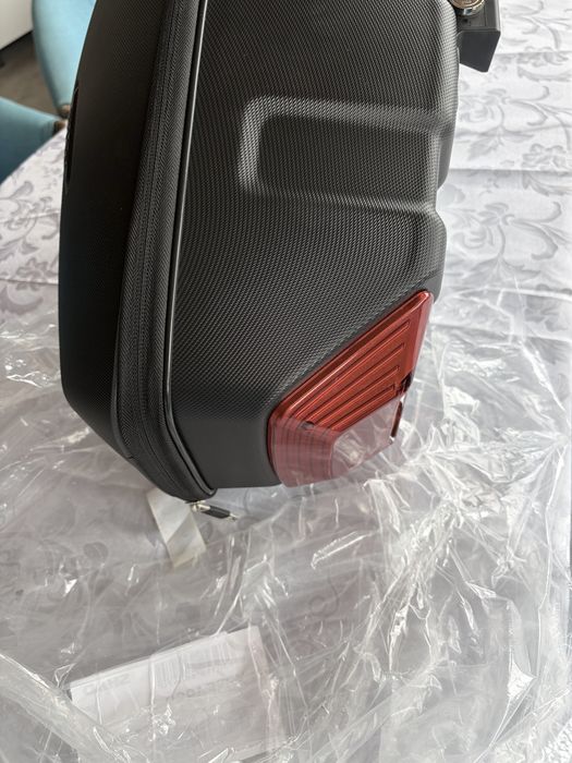 Geanta laterala, pentru motociclete.