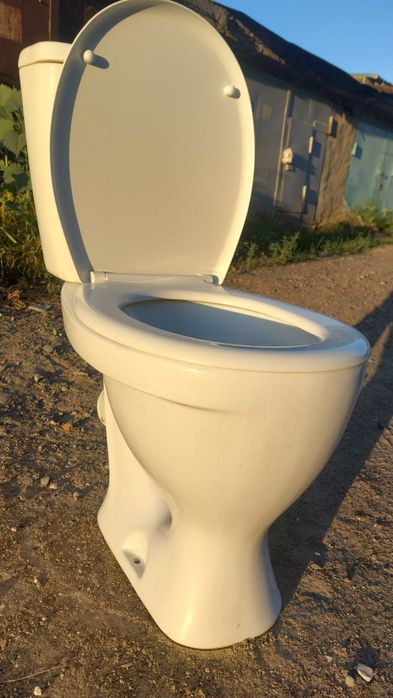 Продам Унитаз в отличном состоянии