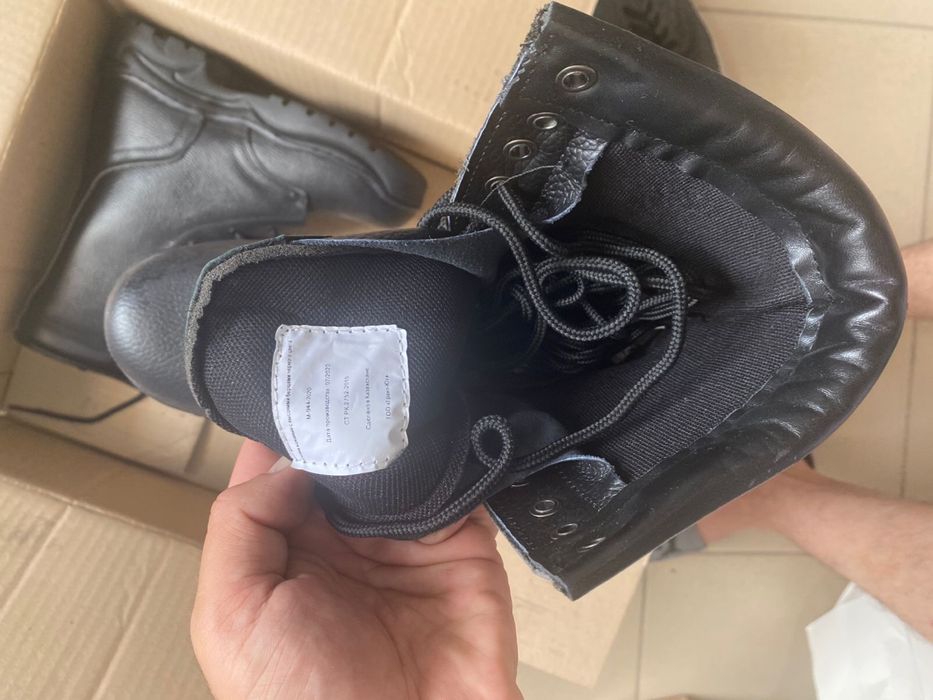 Продам берцы НОВЫЙ 2 шт