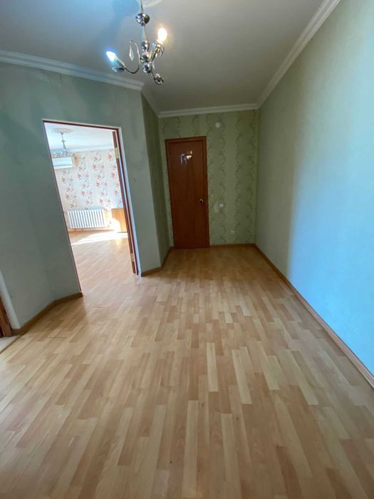 Продам  комнатную Болашак