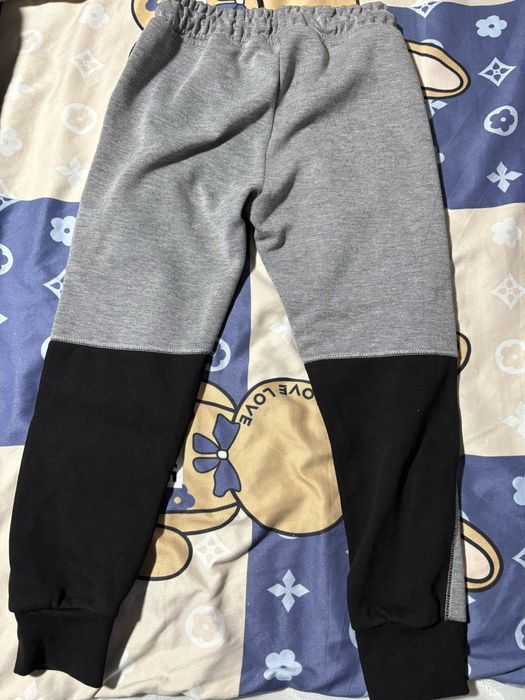 Оригинално долнище на Nike