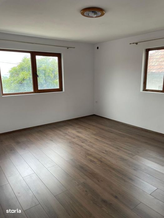 Casă cu 4 camere+teren 569mp, Săcele Cernatu, 200m de primărie centru