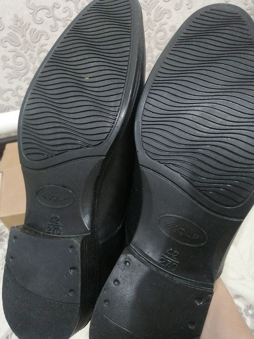 Туфли мужские черного цвета.