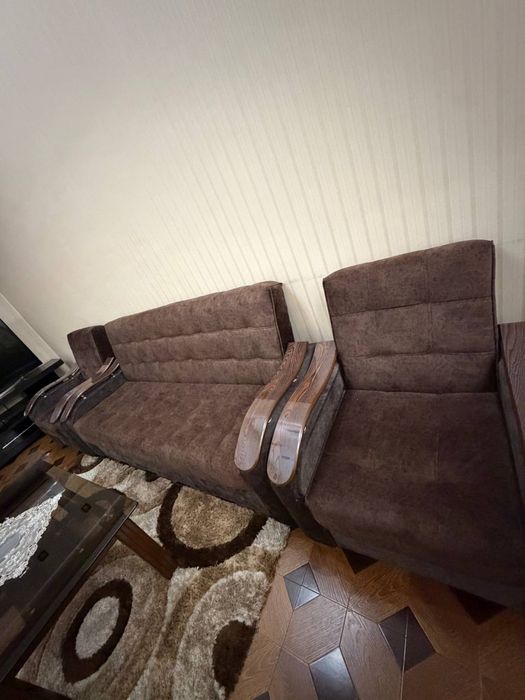 Мягкий комплект: диван + 2 кресла + журнальный стол