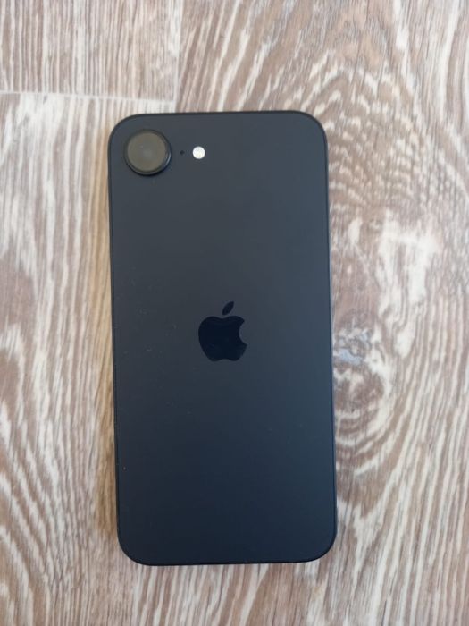 iPhone 16e с гарантией