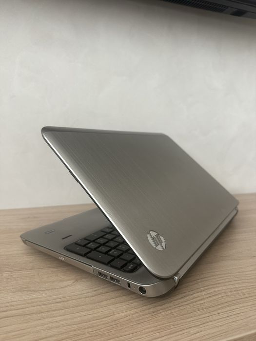 HP pavilion dv6.