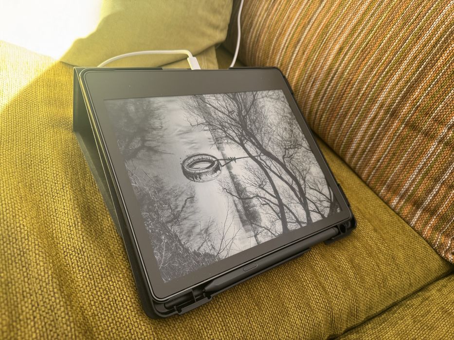 Kindle Scribe 32GB + Premium pen + Оригинален кейс