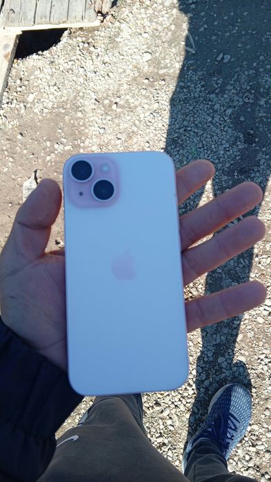 iPhone 15 vând sau schimbă