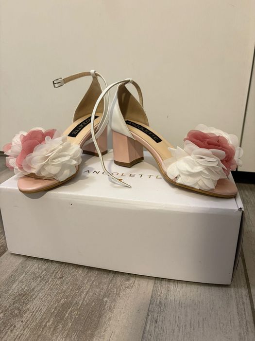 Sandale de piele, Ancolette