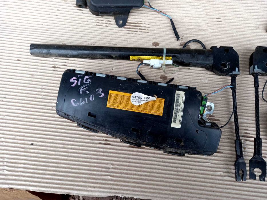 Renault Megane 2 Clio 3 set centuri  pirotehnice si airbag-uri scaune