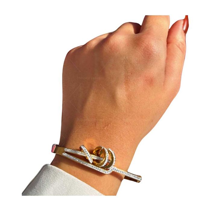 Дамска гривна - сребърно покритите.

Бижута от медицинска стомана.