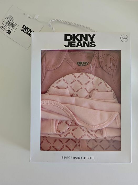 Нов бебе сет DKNY