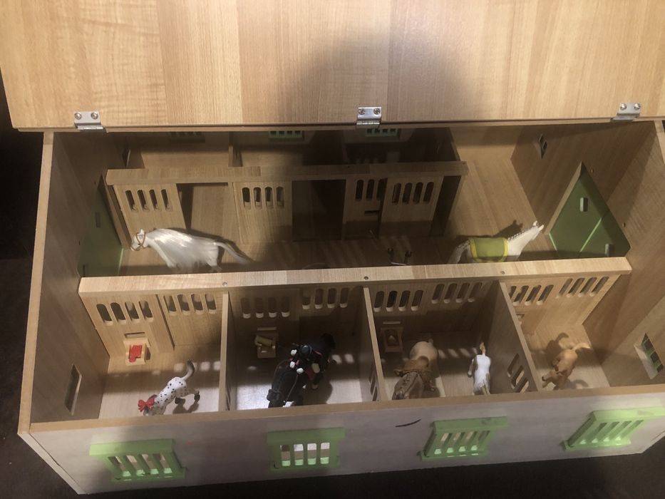 Детска конюшня с коне Schleich и аксесоари