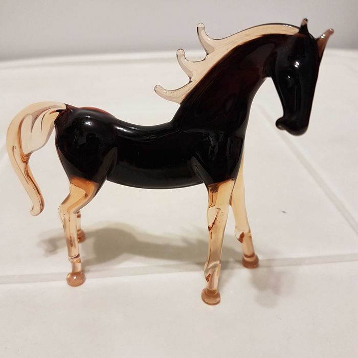 "Конь" - фигурка, статуэтка из стекла.