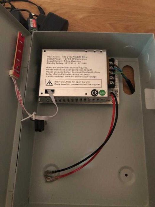 Camere Hikvision - 3 buc + cutie backup - alimentare