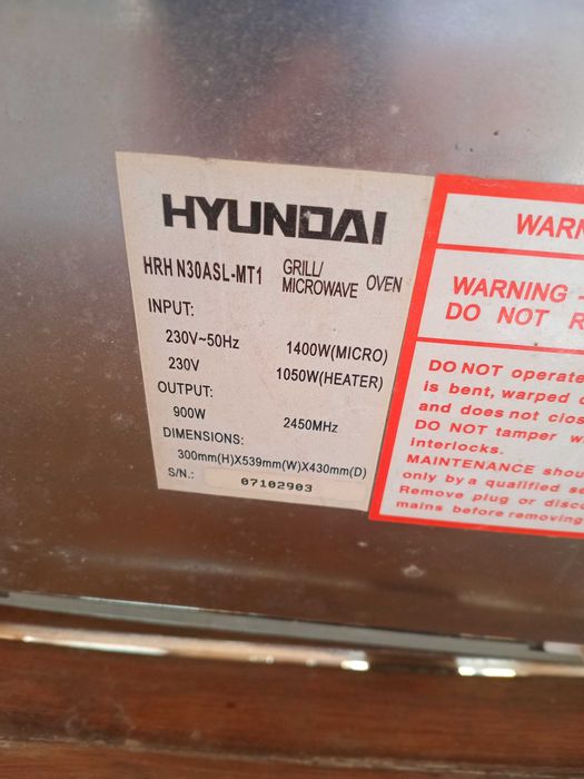 Cuptor microunde Hyundai