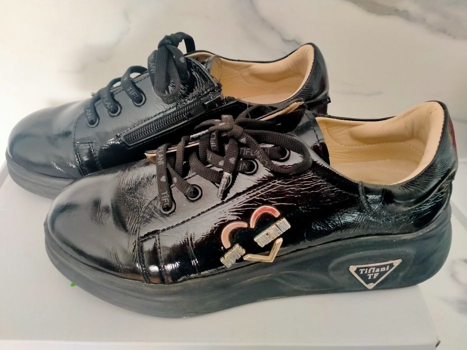 Продам детскую оьувь