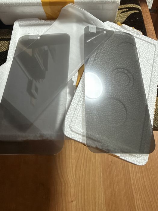 2 x folii privacy iphone 14 pro max