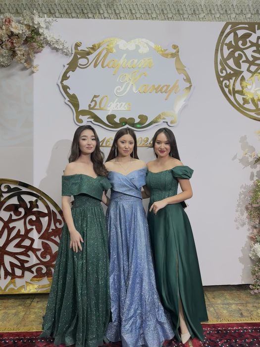 Продам платья для ТРИО