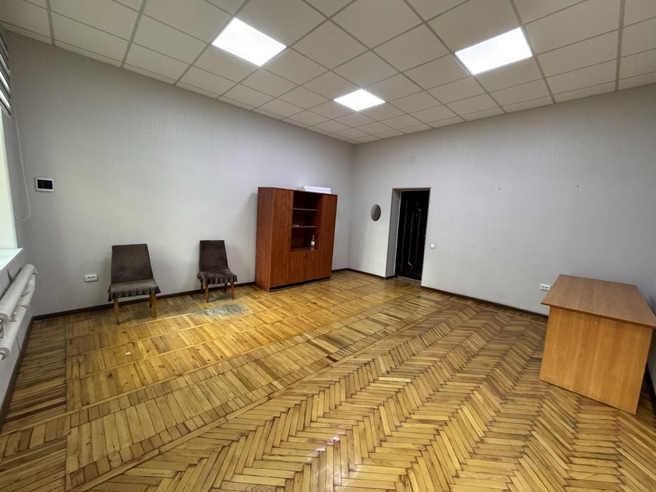 Аренда офиса ЦЕНТР Шота Руставели парк Бобура  28, и 68 кв.м.