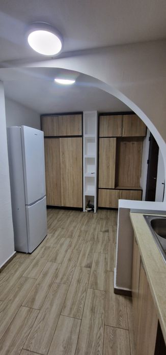 Inchiriez apartament langa liceu