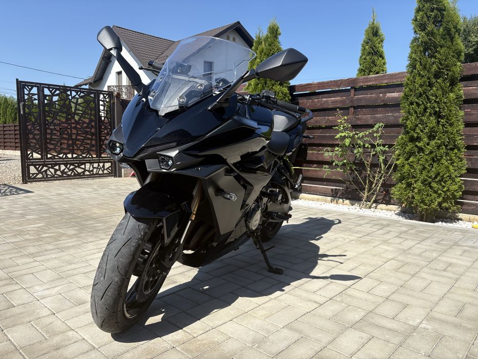 Vand Schimb cu masina Suzuki GSXS 1000 GT