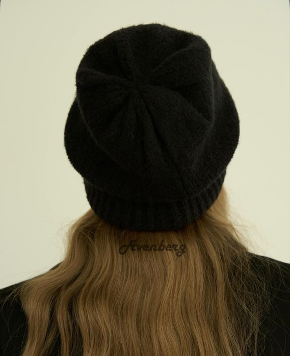 продам шапку оверсайз Avenberg