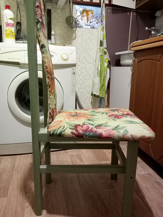 Три стула отличного качества