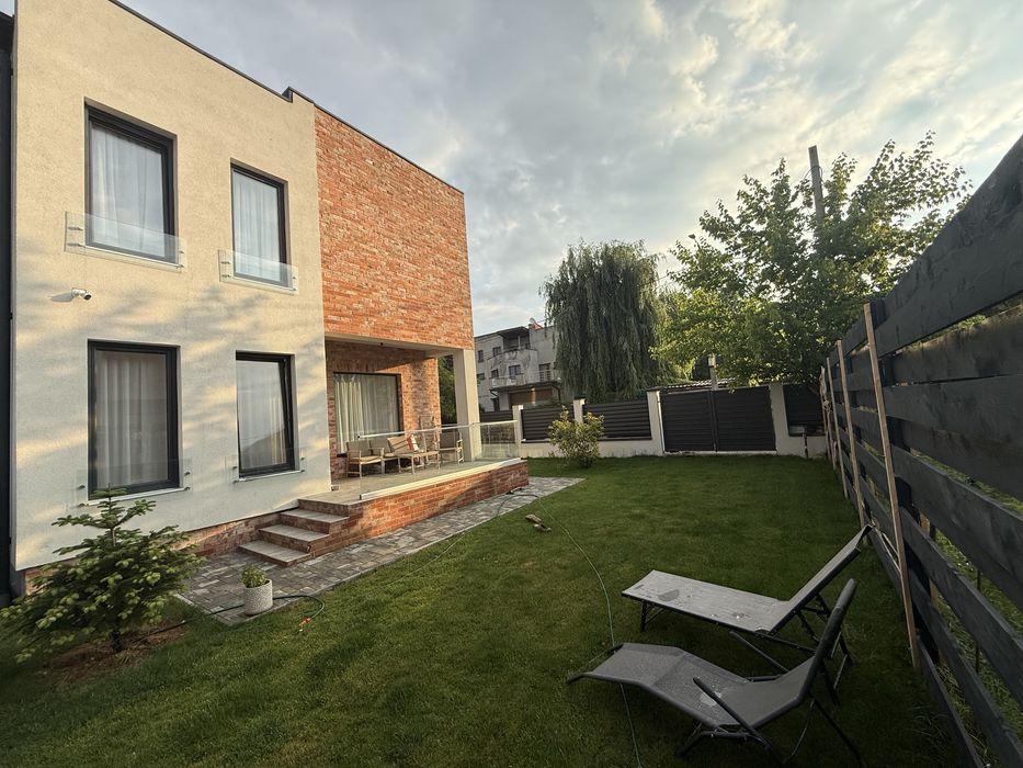 Casa zona Ford, (Cârcea), 3 dormitoare 3 bai, str. Primaverii