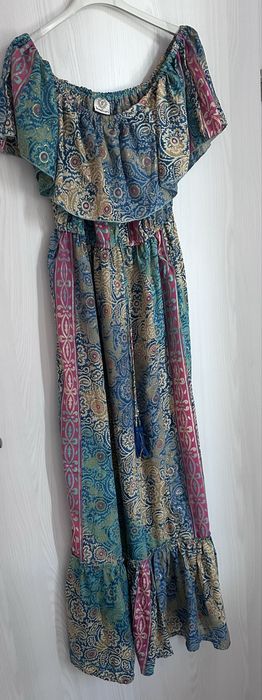Лятна рокля с голи рамене
