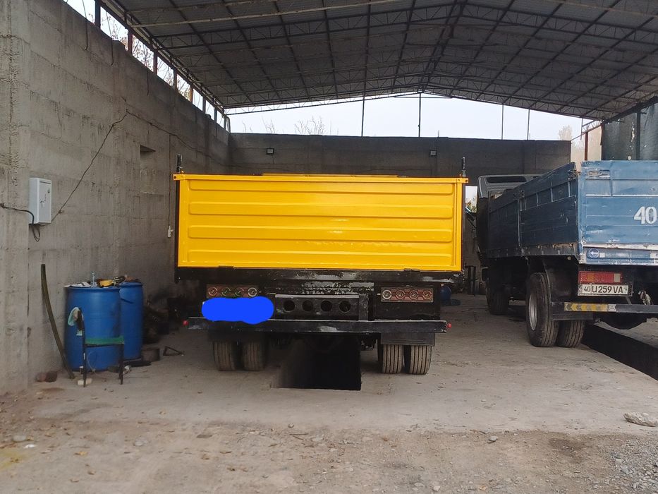 Сотилади мерседес гигант